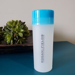 Rodan + Fields cleaning container